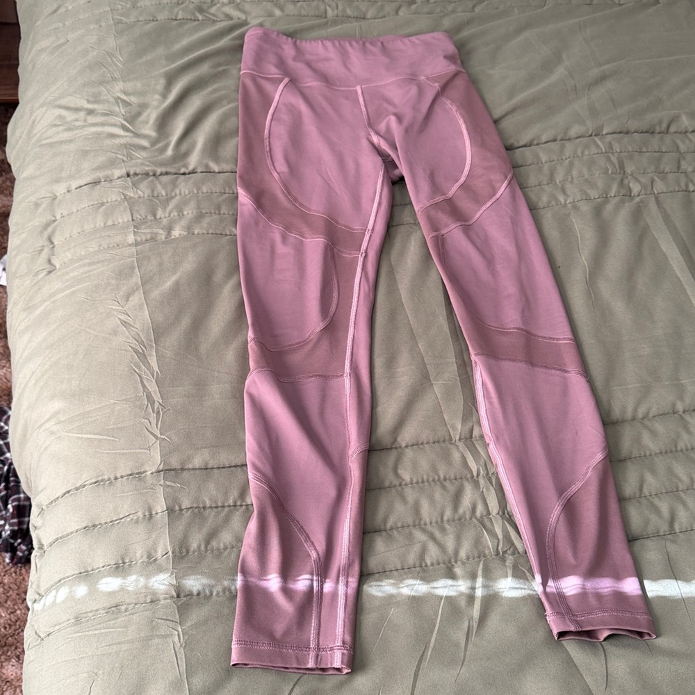 Lululemon mauve active leggings